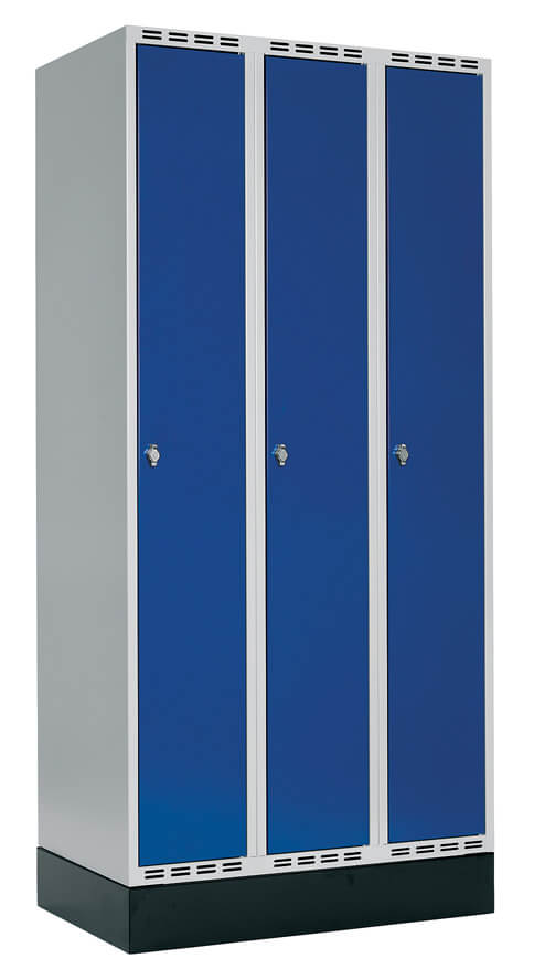 Klädskåp 3 dörrar, B900 mm